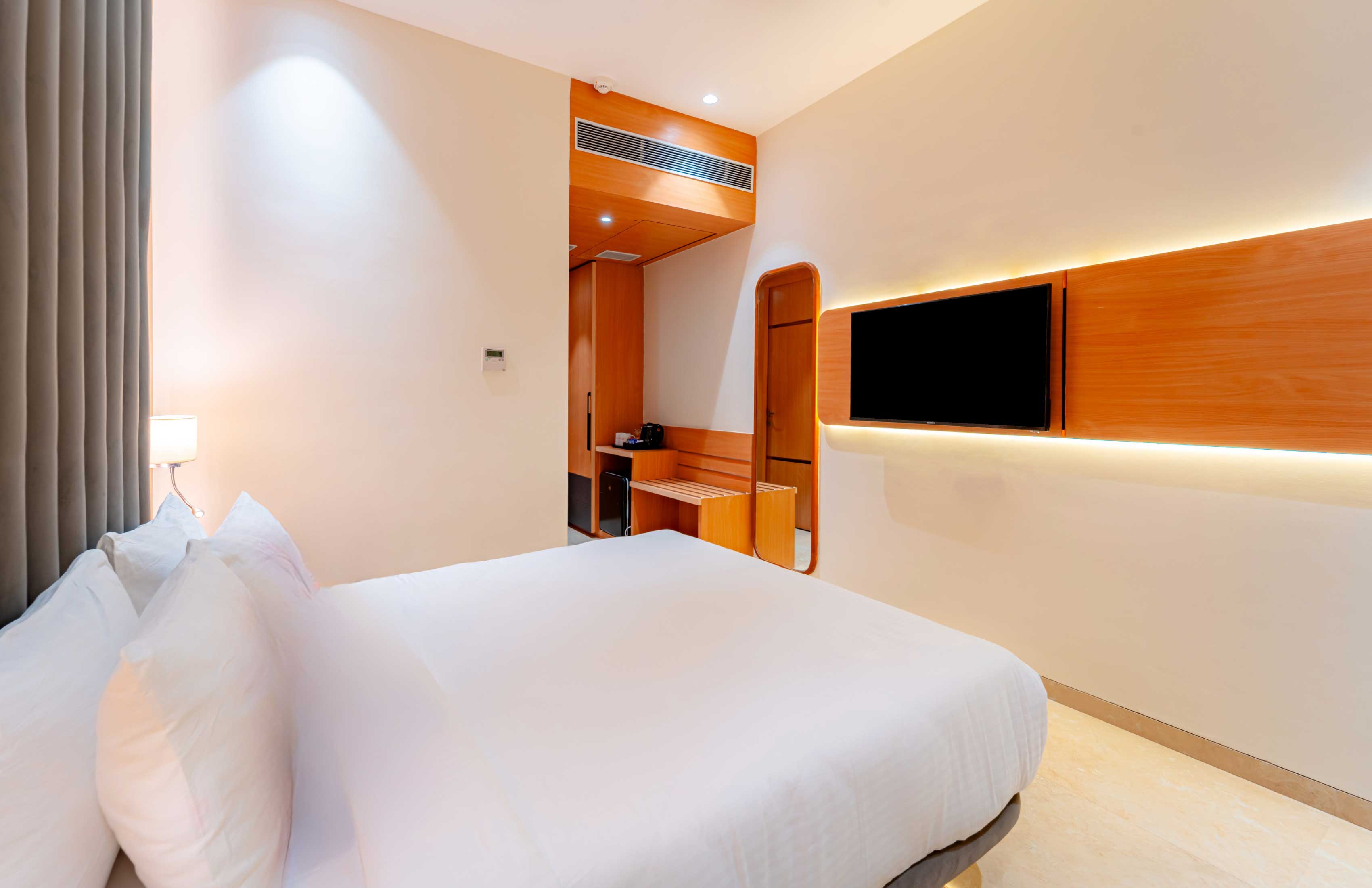 Deluxe Room warm interior